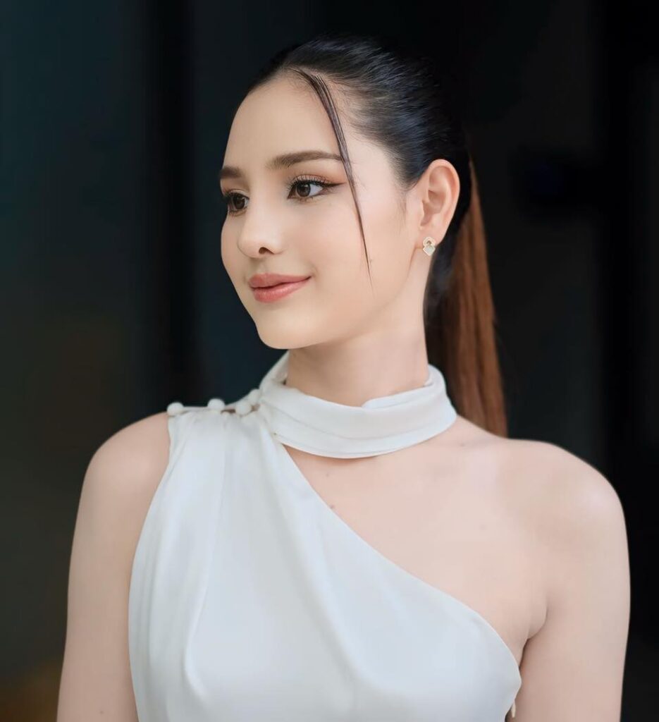 รีวิว เสริมจมูก #1270 , Century Clinic Thailand เสริมจมูก 1#1270